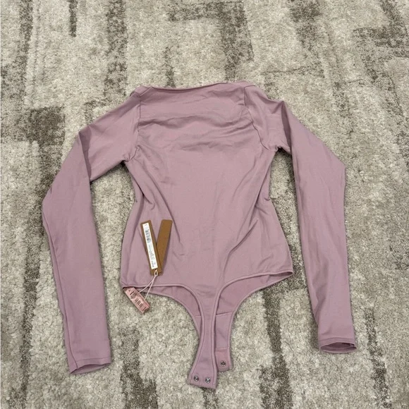 NWT- SKIMS Bodysuit - Picture 4 of 4